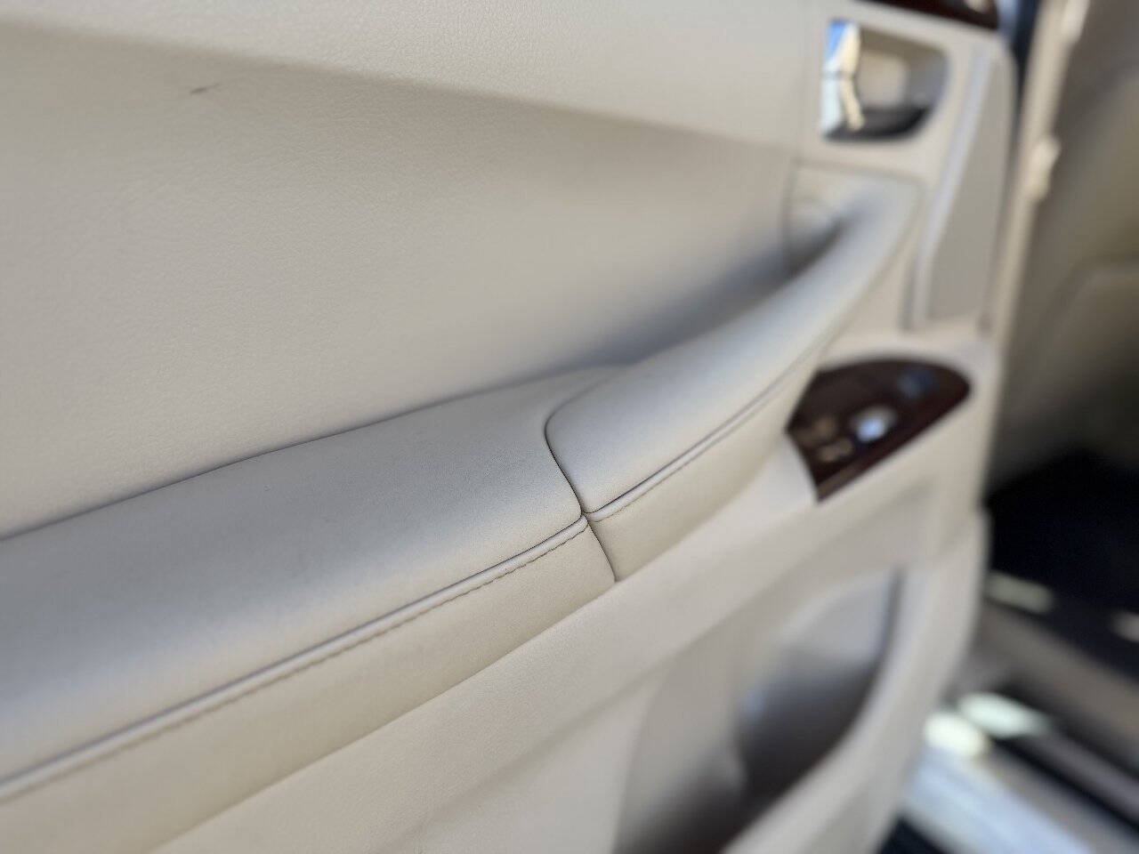 Used 2015 Lexus LX 570 4WD image 12