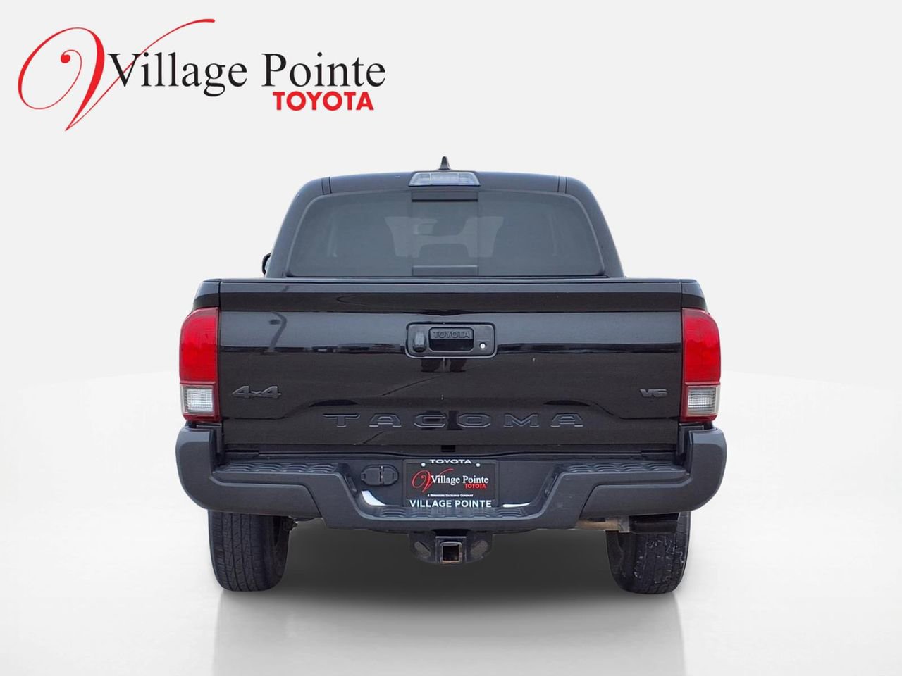 Used 2023 Toyota Tacoma SR5 w/ Technology Package image 5