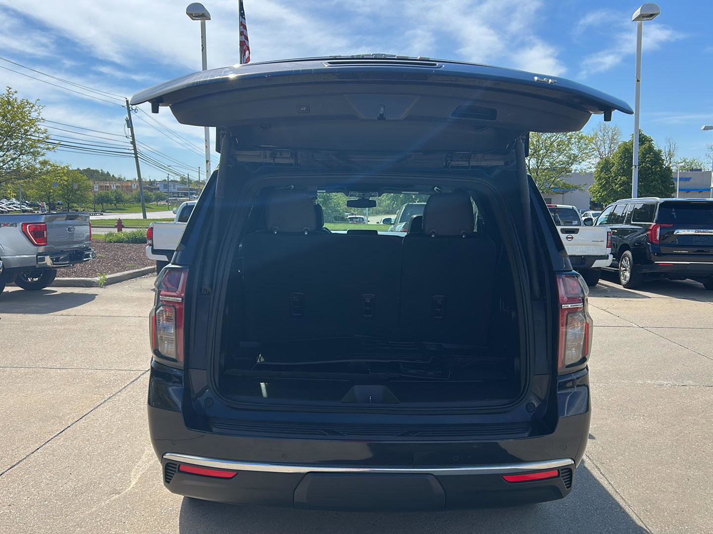 Used 2021 Chevrolet Tahoe LT w/ LT Signature Package AWD/4WD image 25