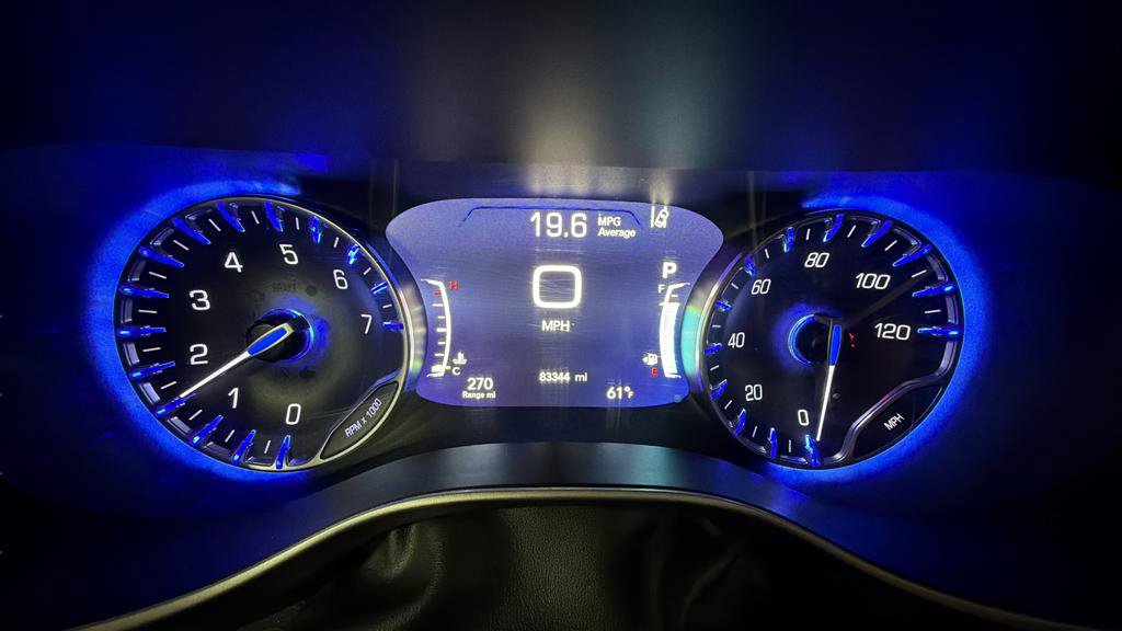 Used 2023 Chrysler Pacifica Touring-L image 21