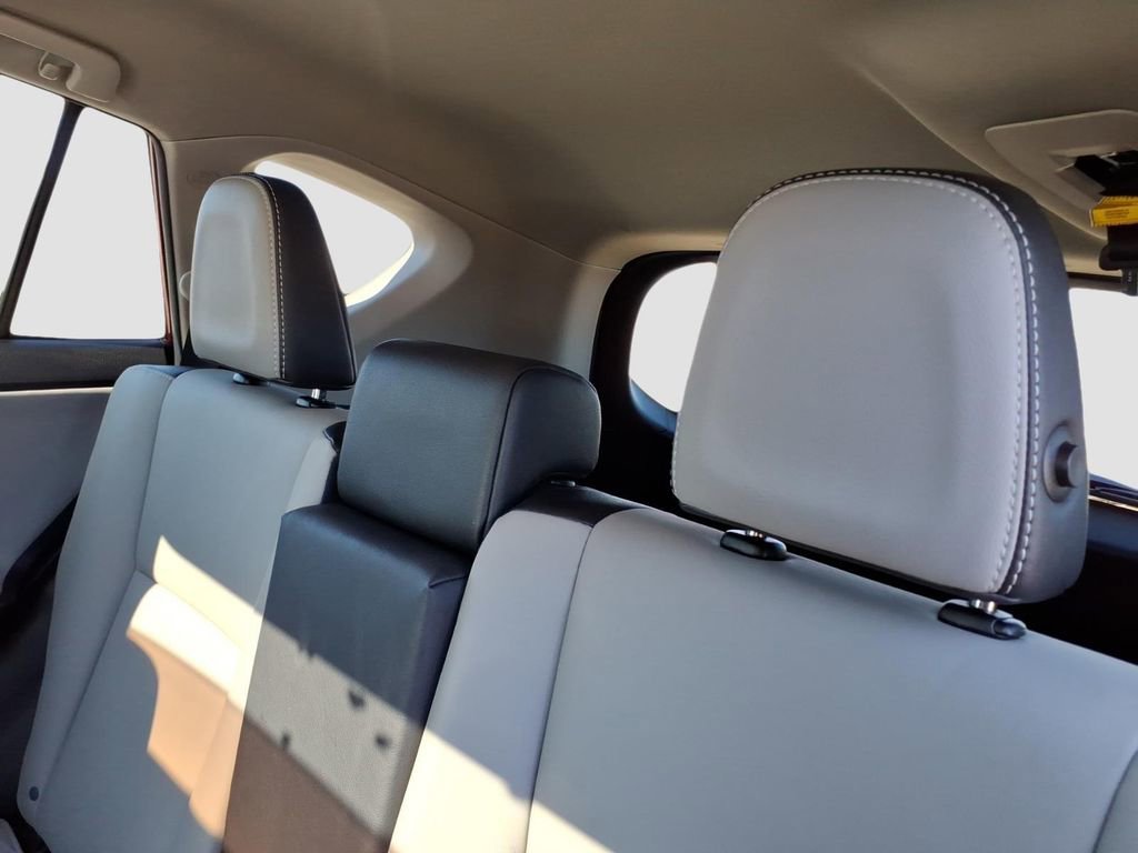 Used 2018 Toyota RAV4 Limited image 16