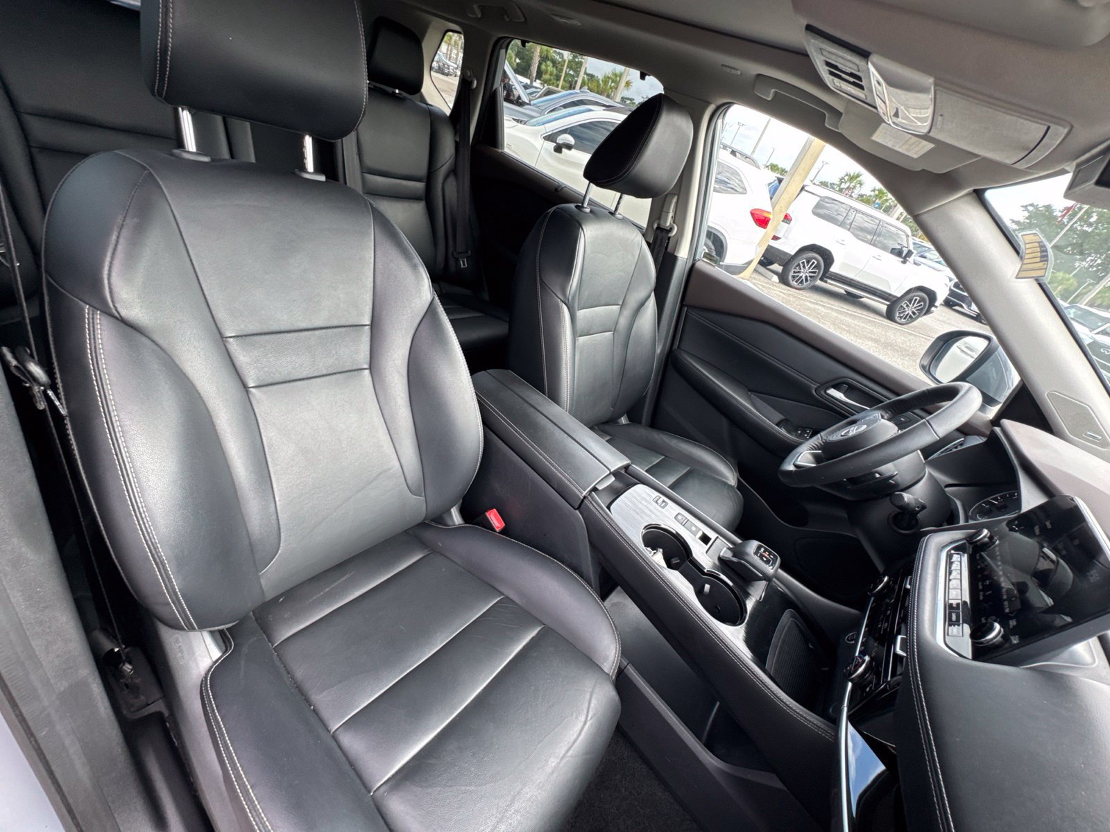Used 2022 Nissan Rogue SL w/ SL Premium Package FWD image 17