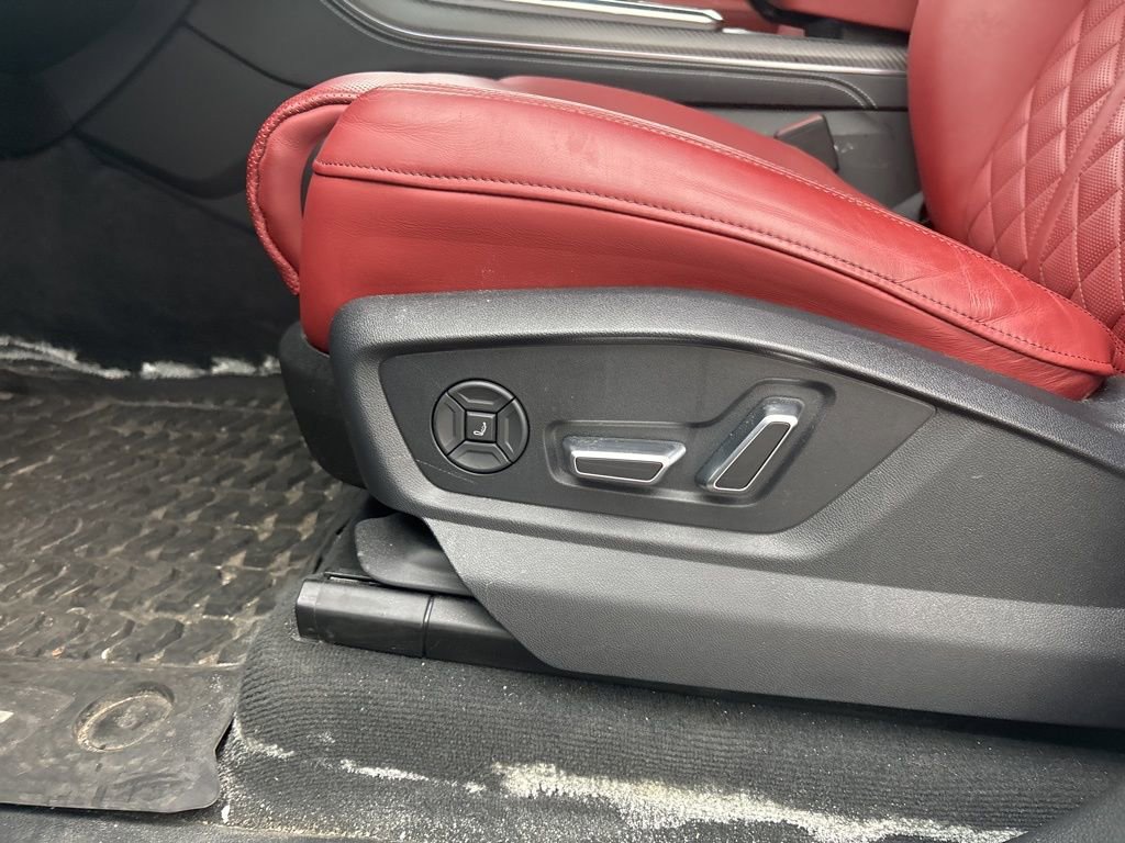 Used 2025 Audi SQ7 Prestige AWD/4WD image 11