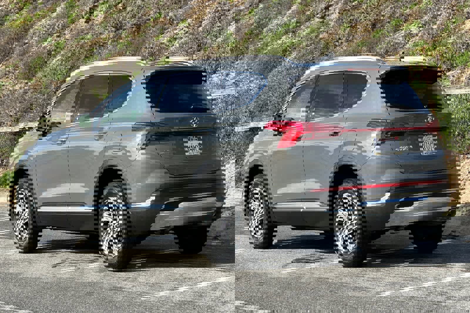 Used 2023 Hyundai Santa Fe SEL w/ Premium Package image 7