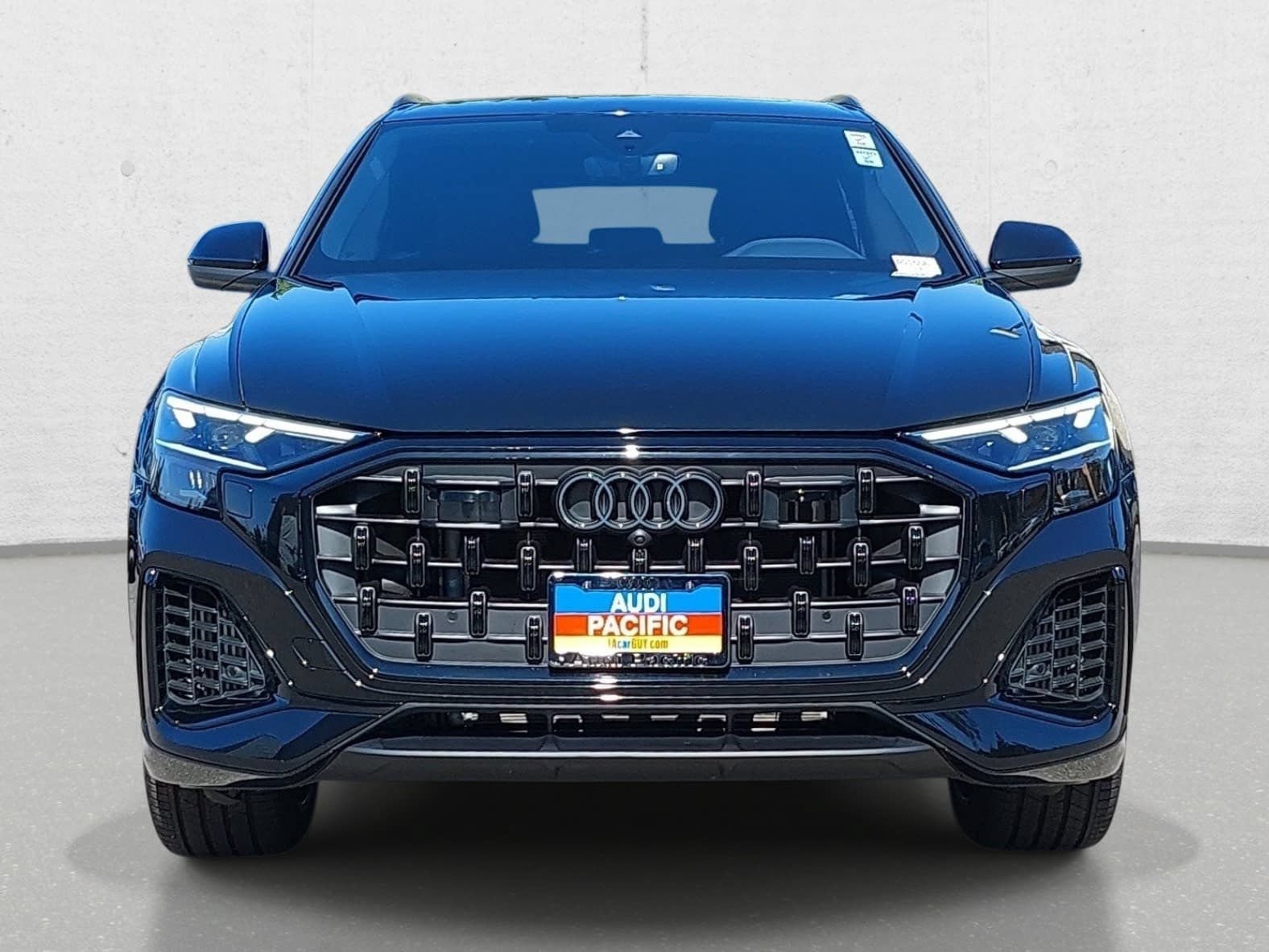 Used 2024 Audi Q8 Premium Plus w/ Premium Plus Package AWD/4WD image 2