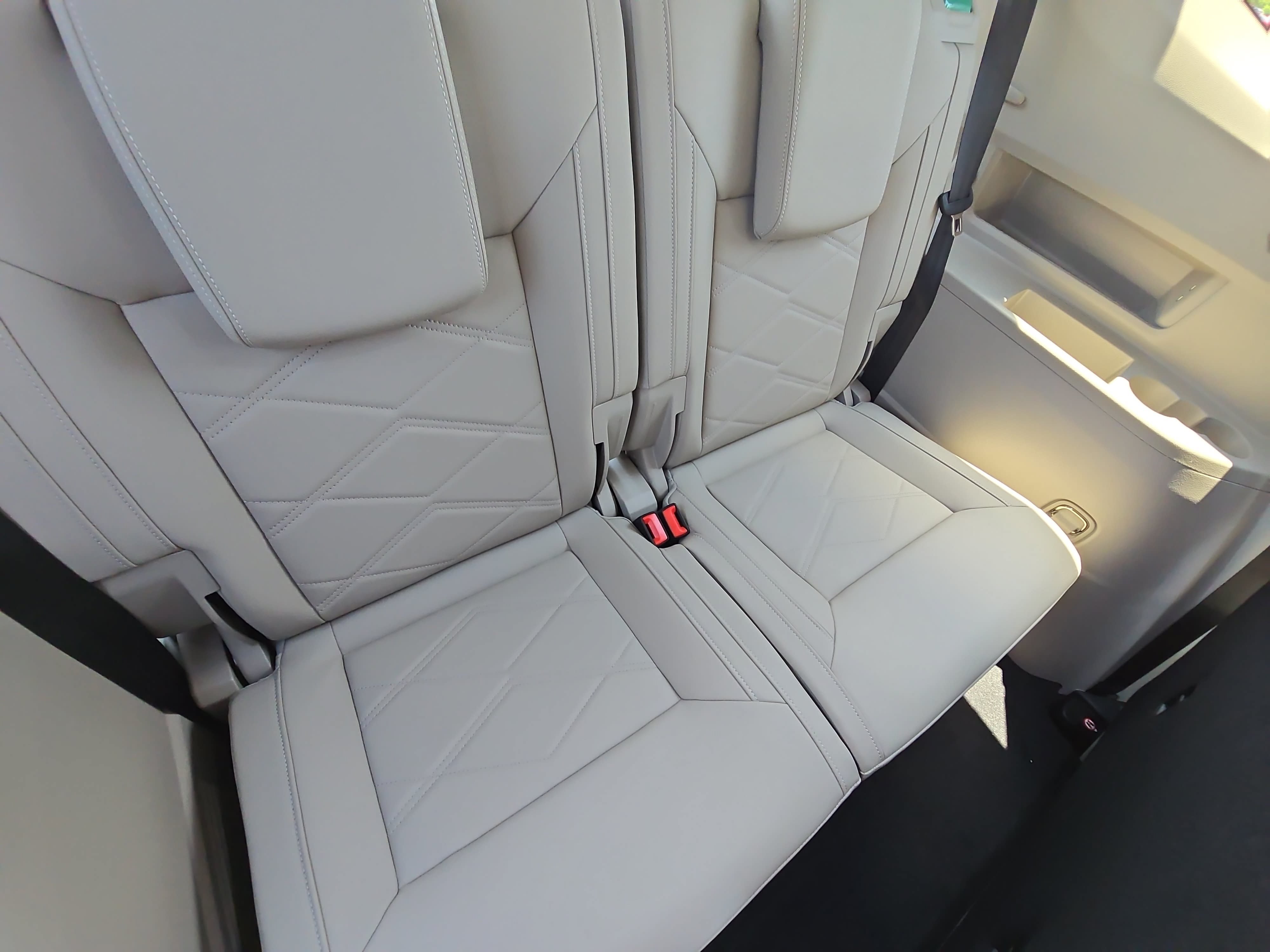 New 2026 Volkswagen Atlas SE FWD image 12
