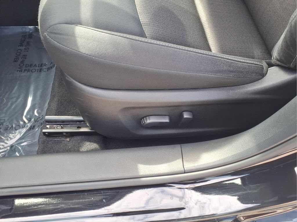 Used 2025 Nissan Altima 2.5 SV FWD image 23