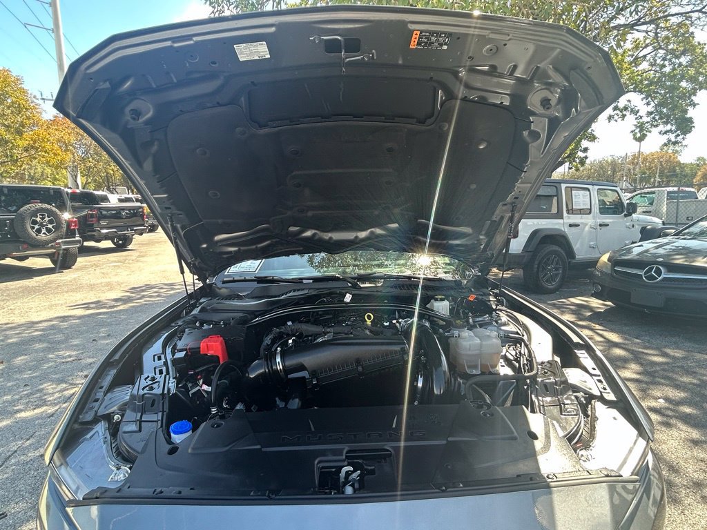 Used 2025 Ford Mustang Premium RWD image 27