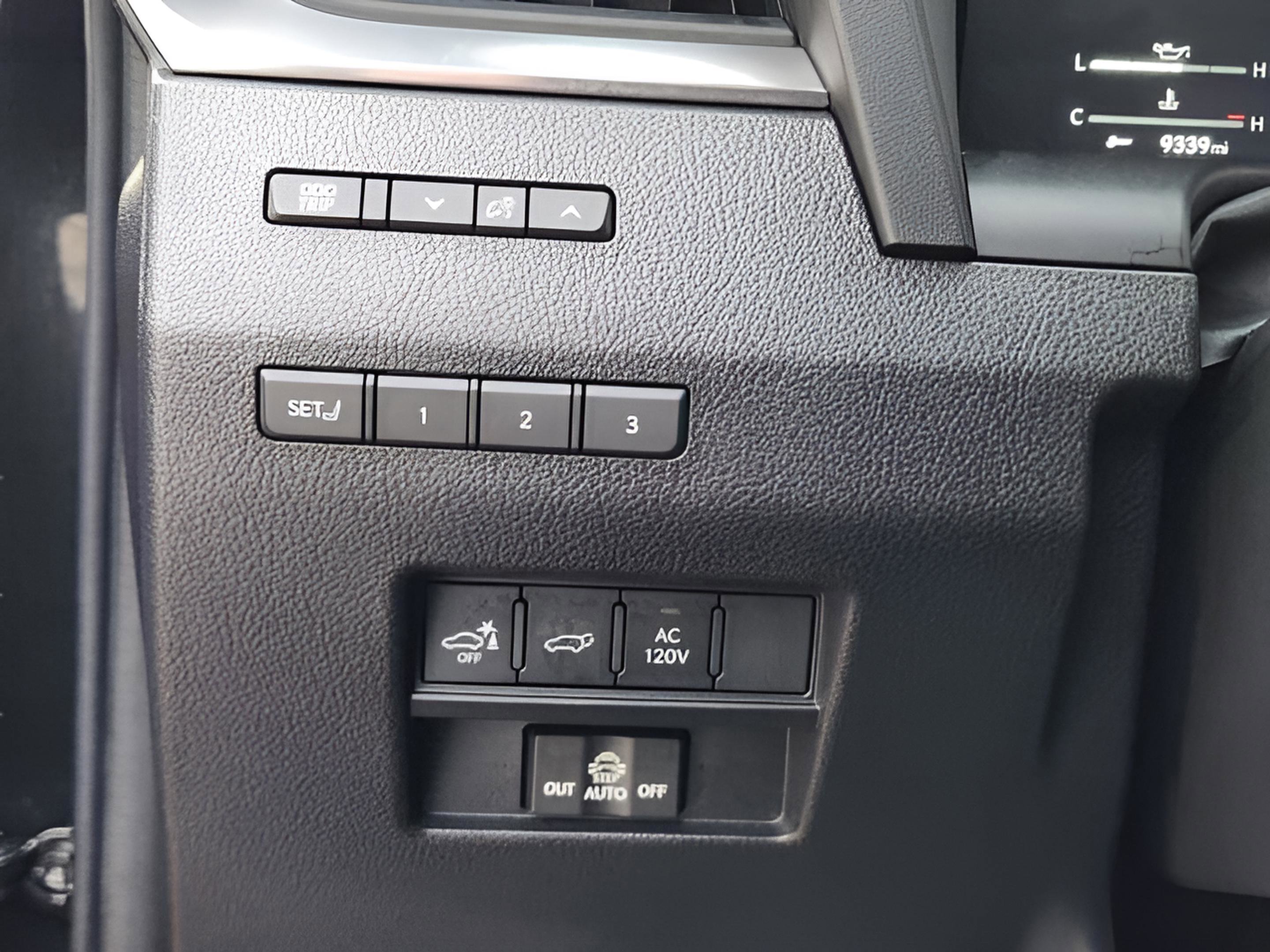 Used 2024 Lexus GX 550 w/ Accessory Package (Z1) AWD/4WD image 16