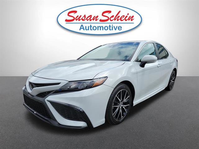 Used 2023 Toyota Camry SE image 1