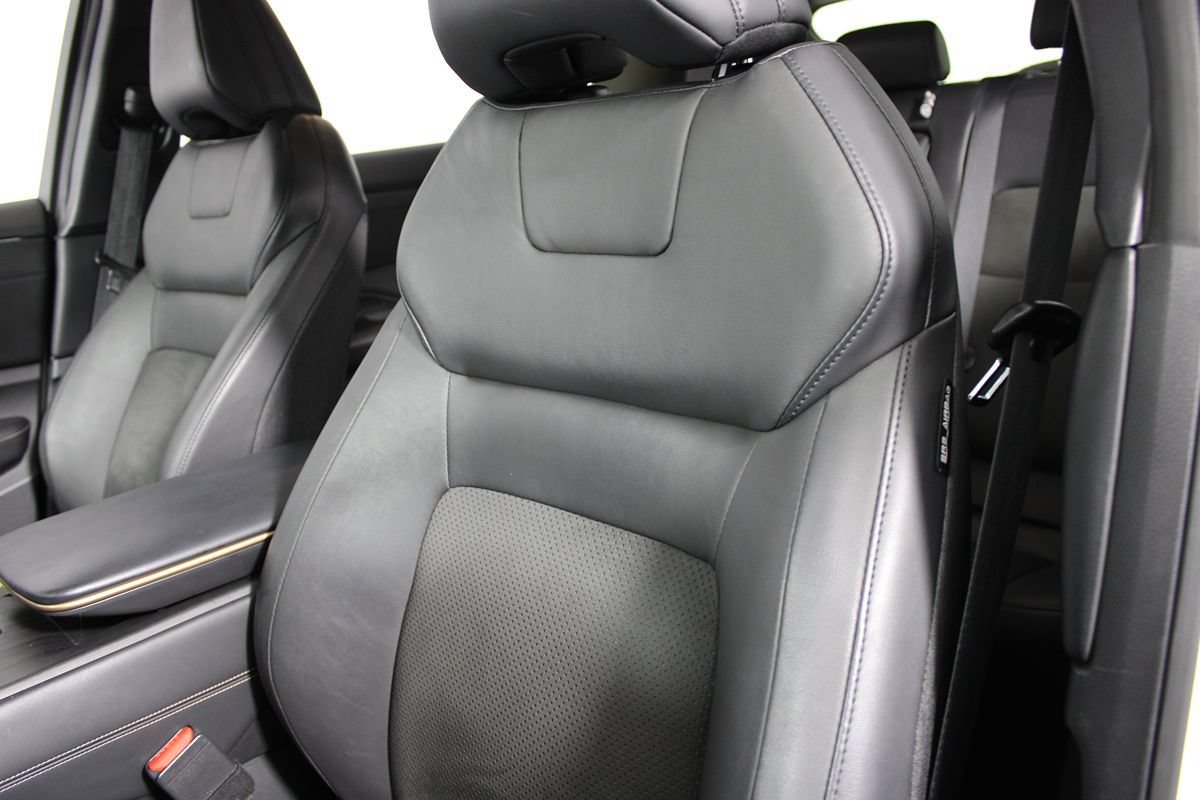 Used 2023 Nissan Ariya AWD image 9