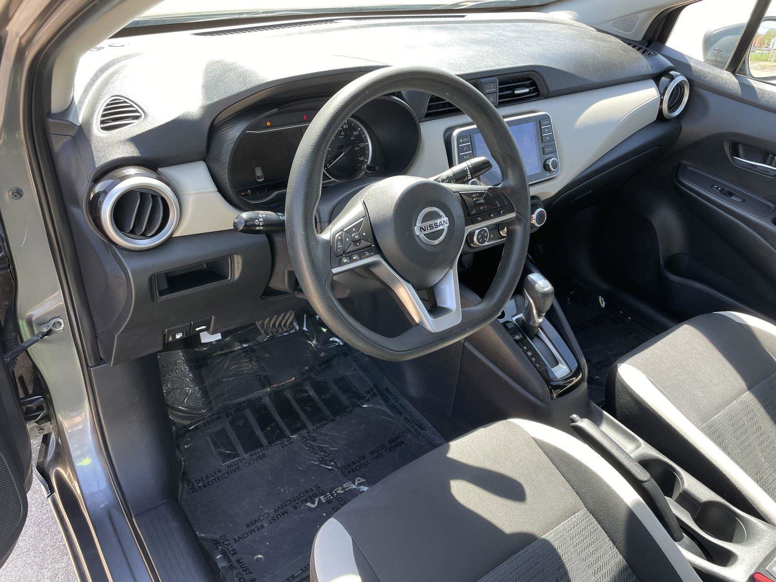 Used 2021 Nissan Versa SV FWD image 13