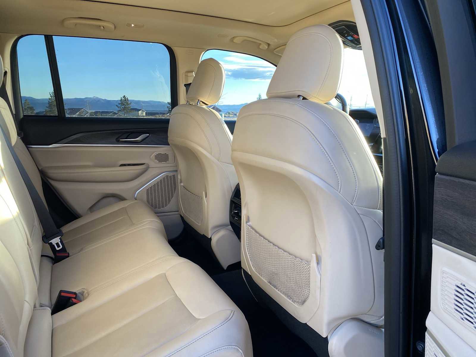 Certified 2022 Jeep Grand Cherokee Limited image 32