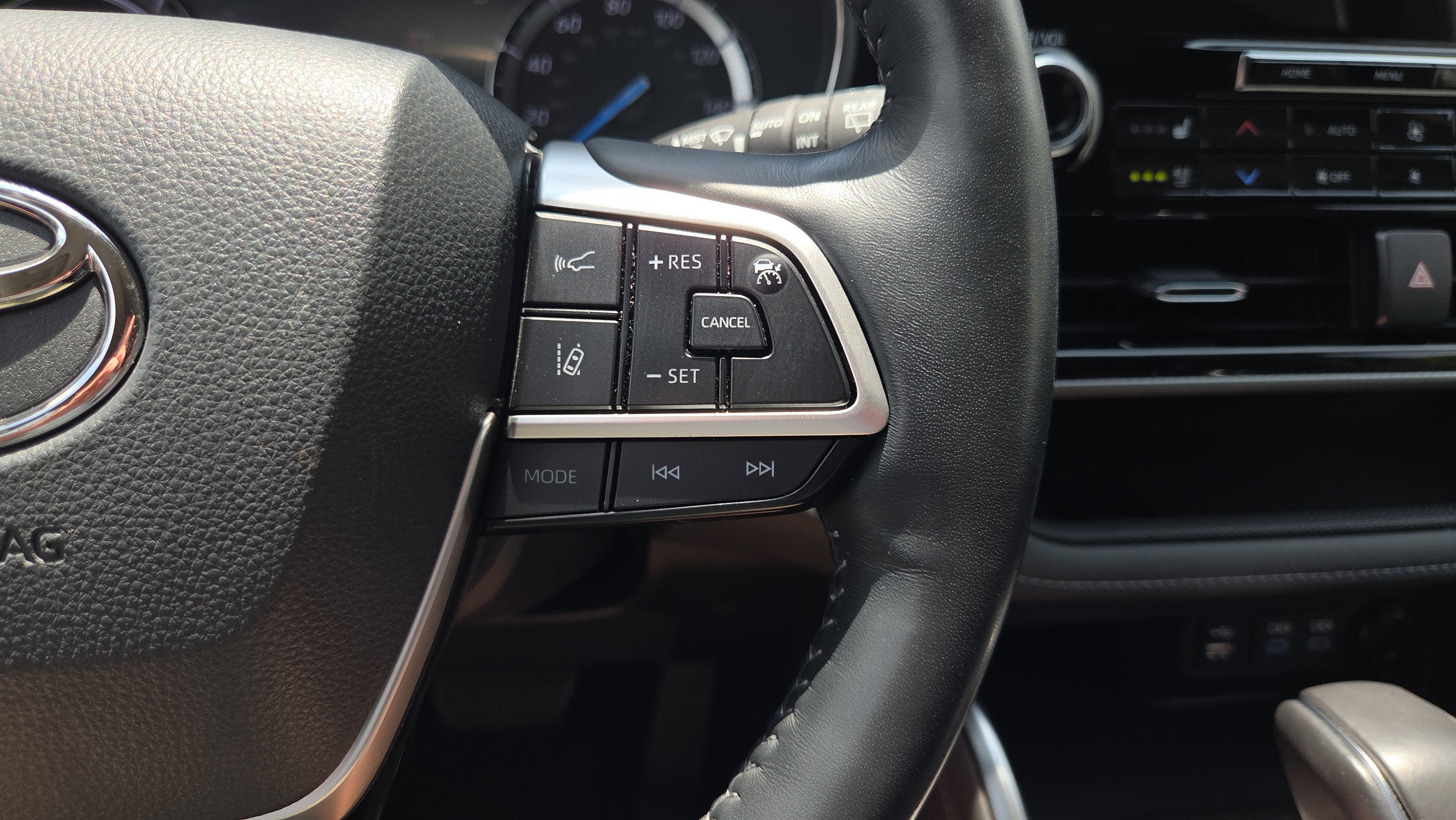 Used 2022 Toyota Highlander Platinum AWD/4WD image 34