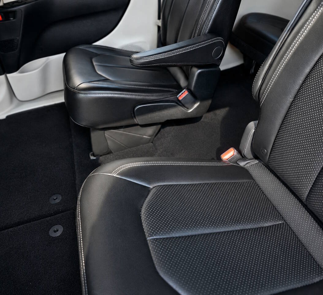 Used 2020 Chrysler Voyager Lxi FWD image 6