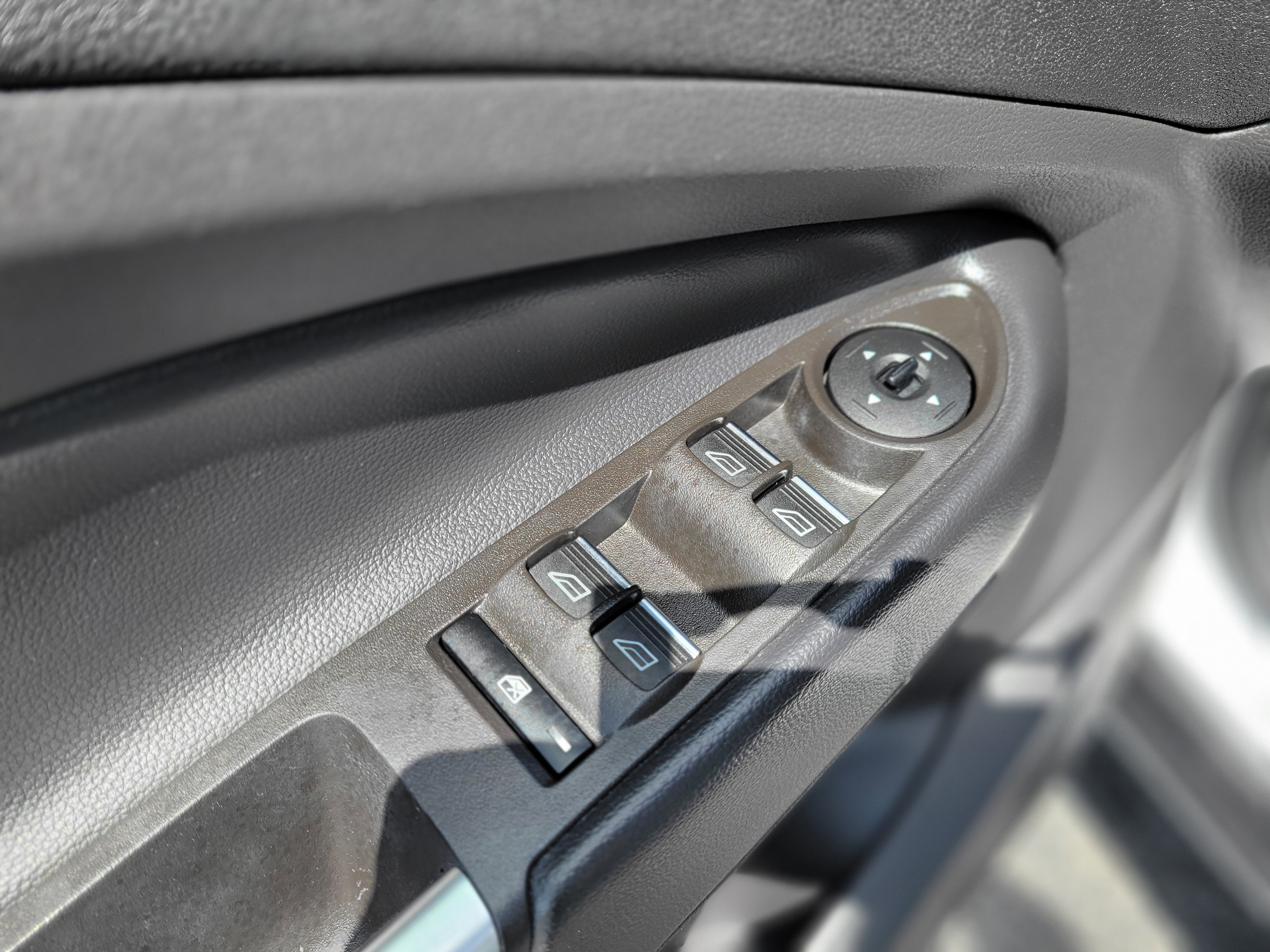 Used 2019 Ford Escape SE FWD image 24