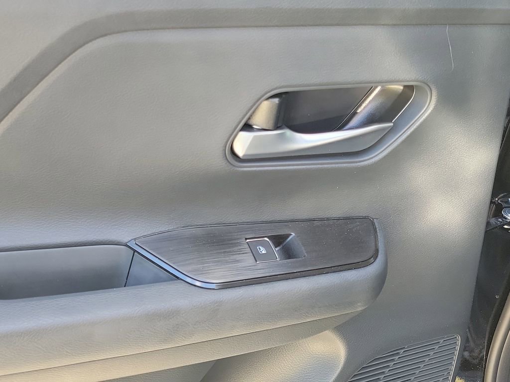 New 2026 Nissan Kicks SR image 14