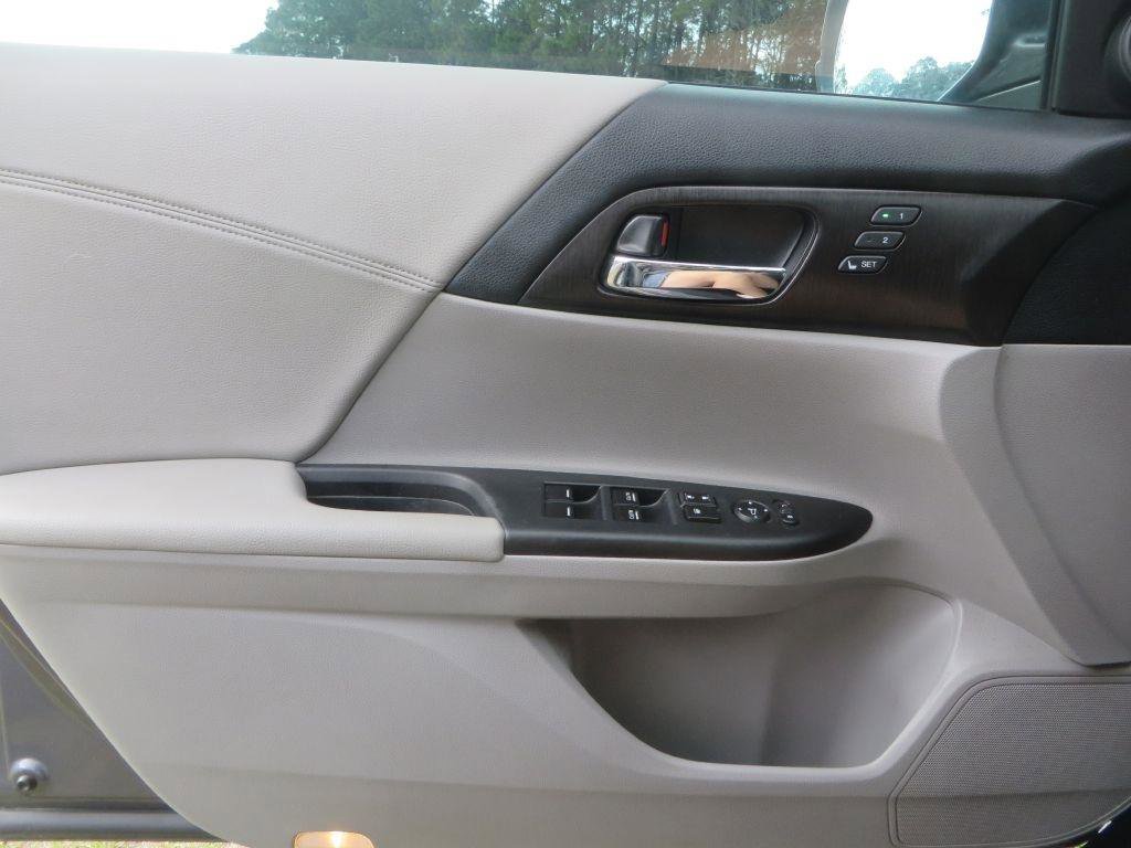 Used 2013 Honda Accord EX-L image 23