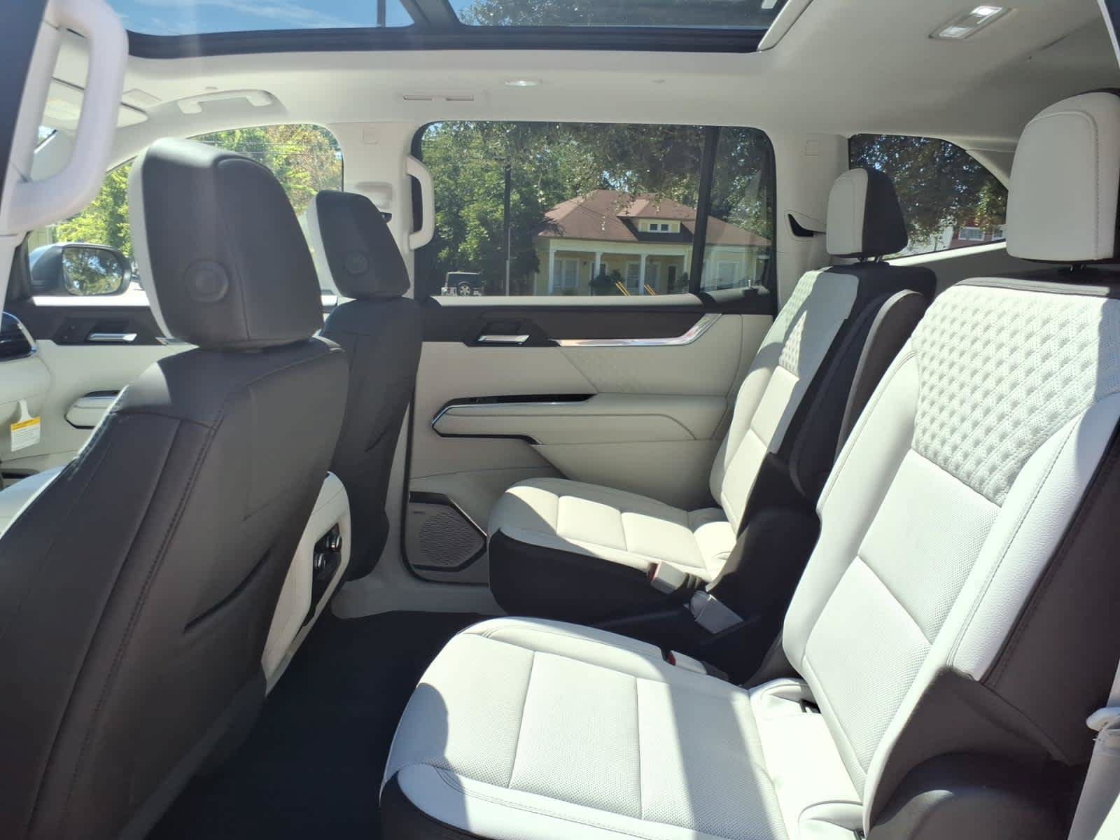 New 2027 GMC Acadia Denali FWD image 17