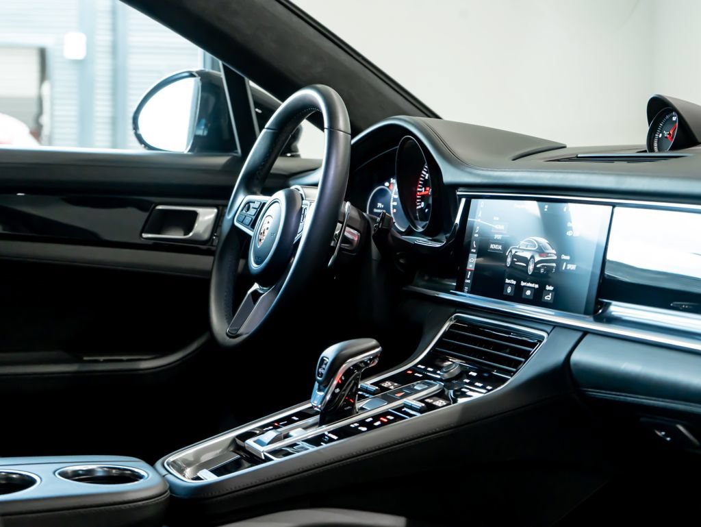 Certified 2018 Porsche Panamera Turbo AWD/4WD image 28