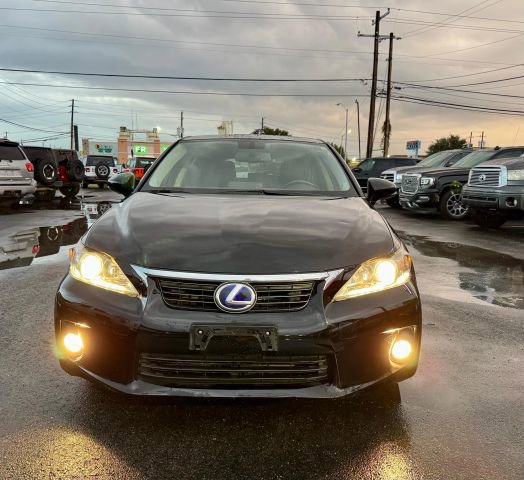 Used 2011 Lexus CT 200h Premium image 2