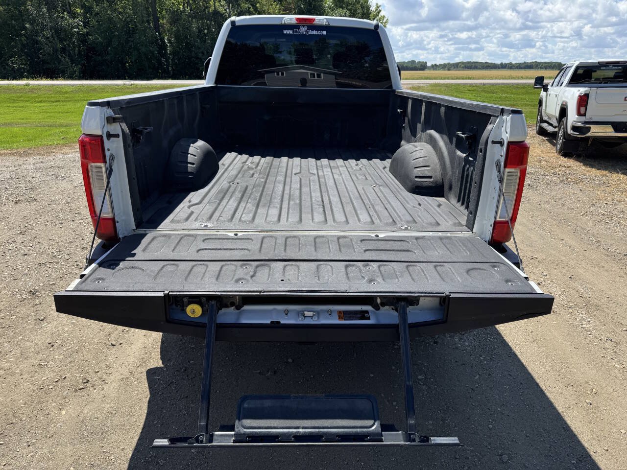 Used 2017 Ford F350 XLT w/ XLT Value Package AWD/4WD image 9