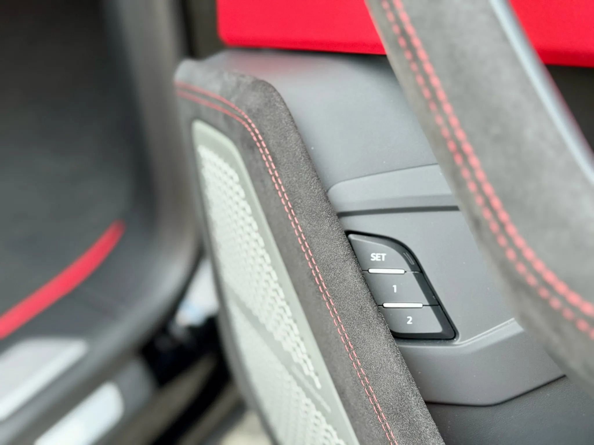 Used 2024 Lamborghini Urus S image 74