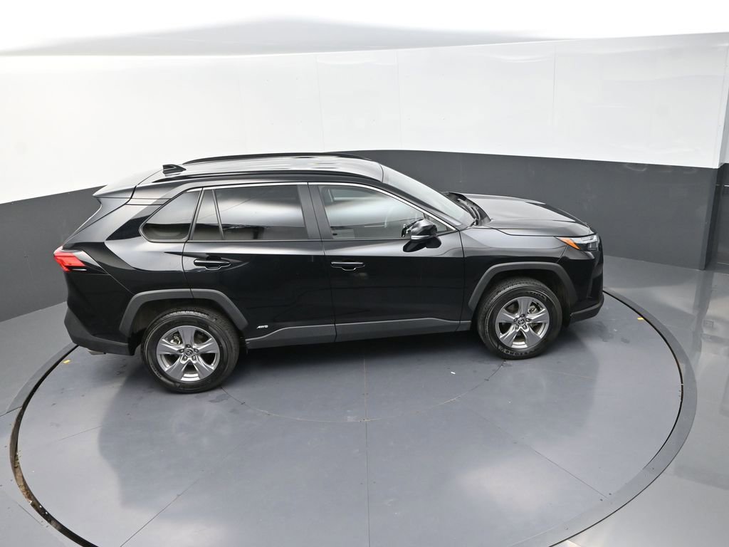 Used 2025 Toyota RAV4 XLE image 20