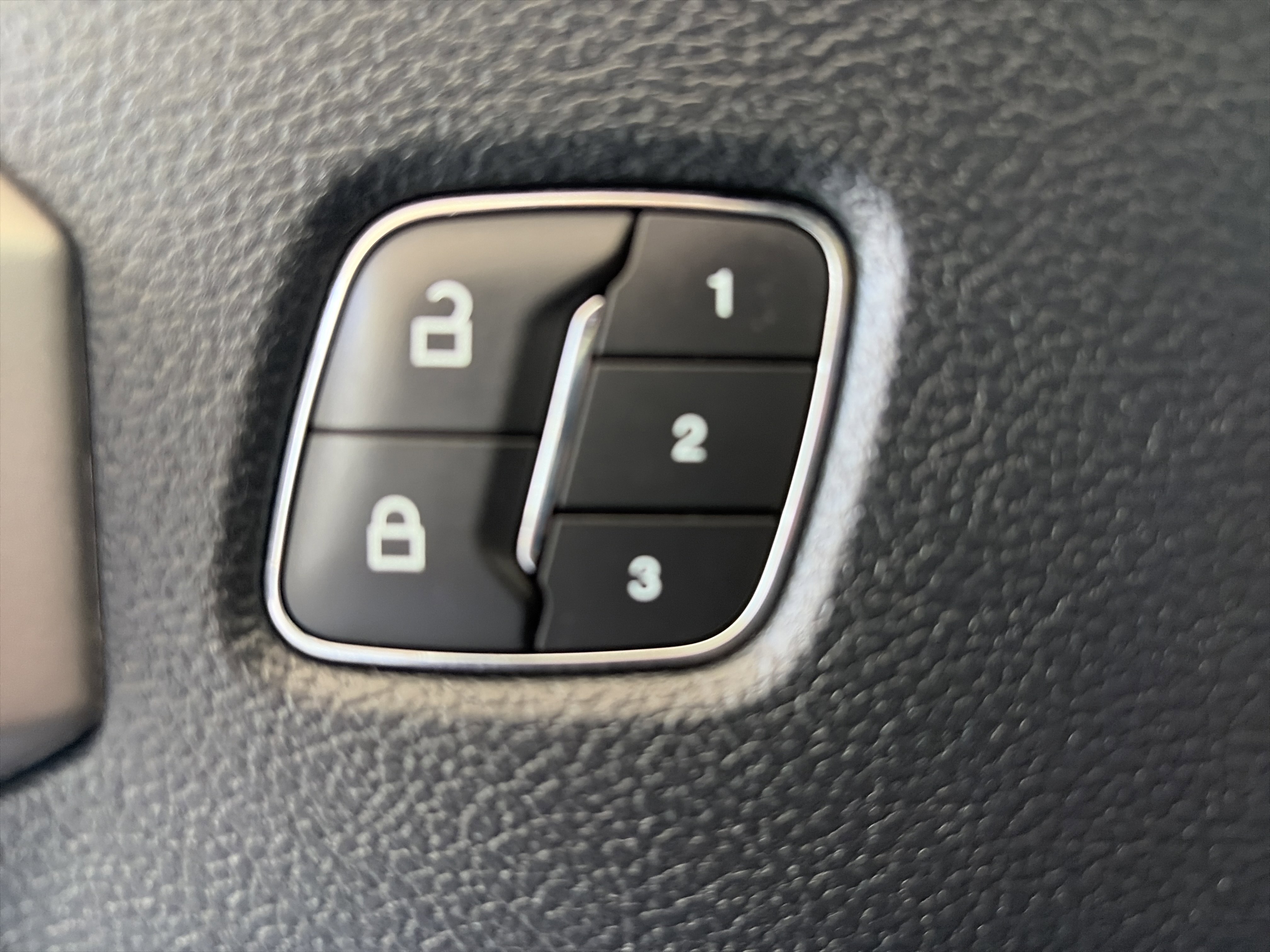 Used 2020 Ford F150 Lariat RWD image 25