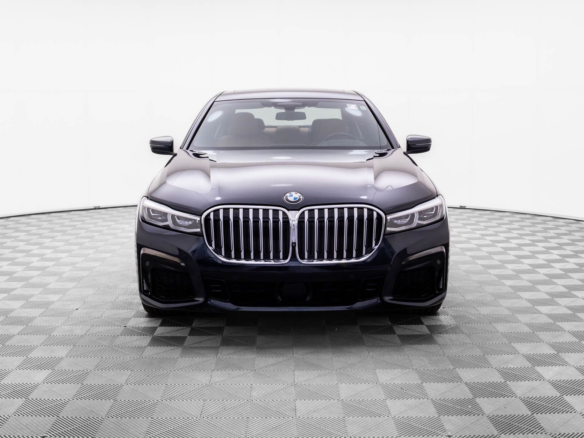 Certified 2022 BMW 750i xDrive w/ Executive Package image 8