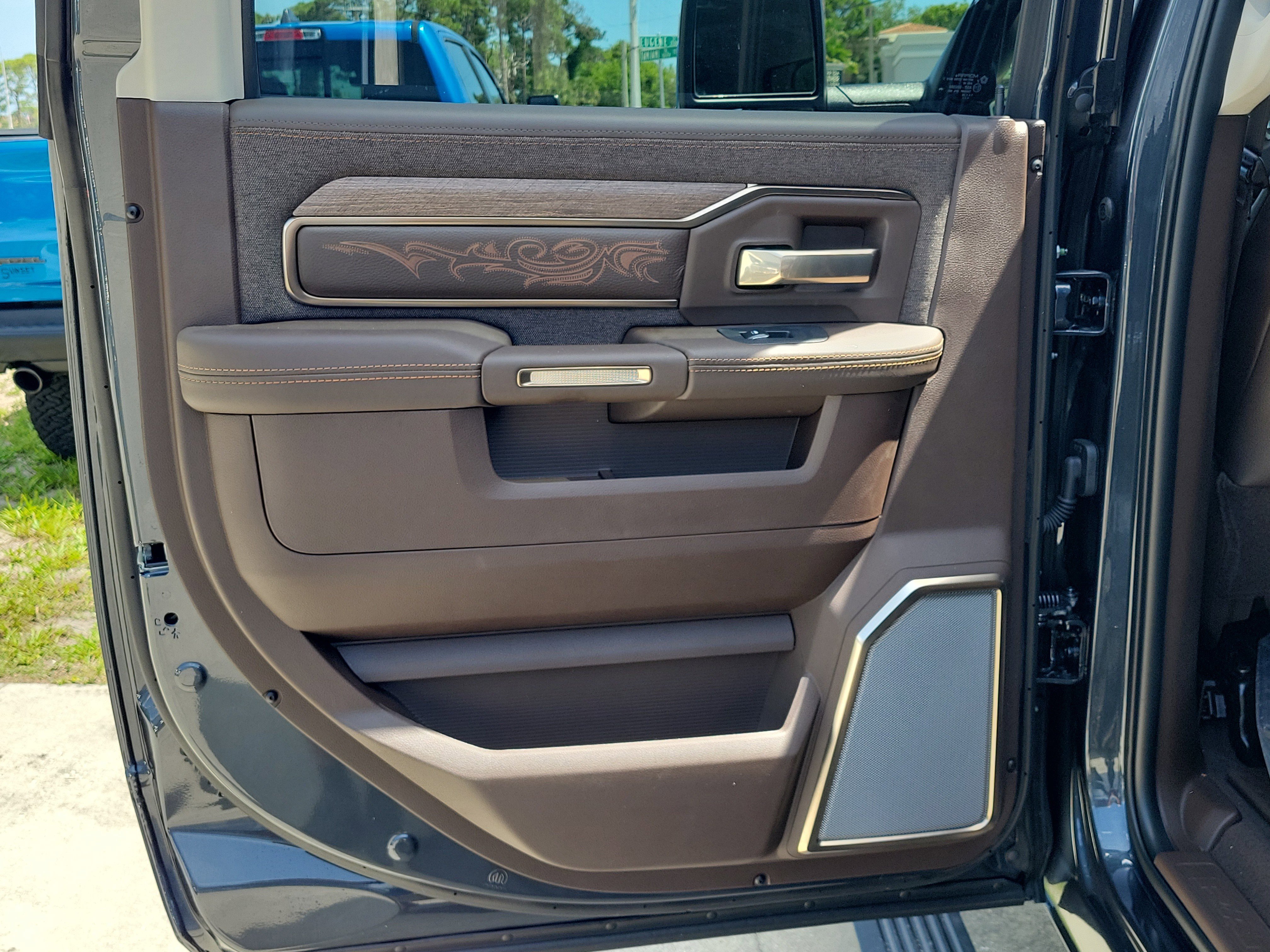 New 2026 RAM 2500 Limited AWD/4WD image 11