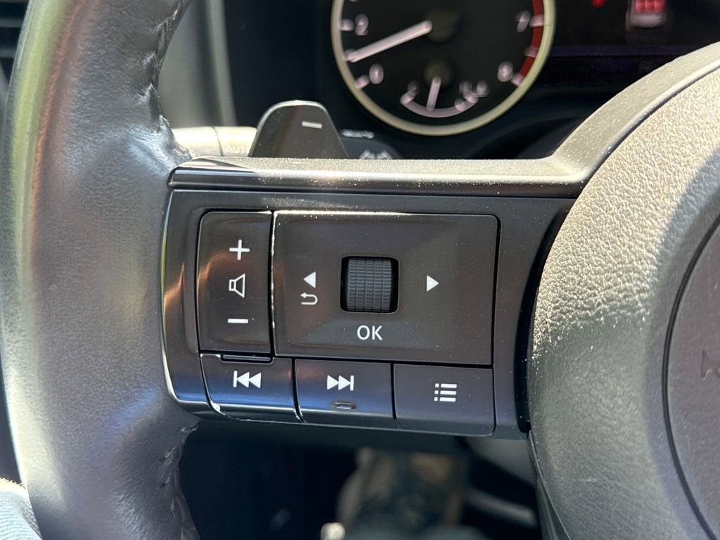Used 2024 Nissan Rogue SV w/ SV Premium Package FWD image 29