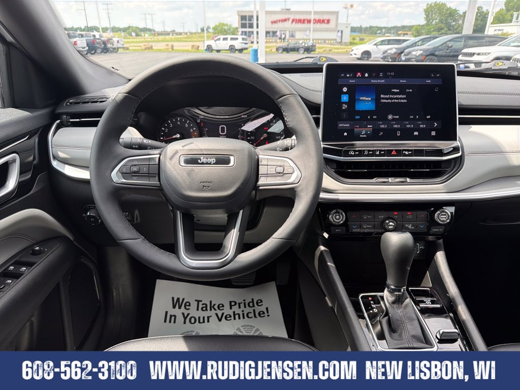 Used 2025 Jeep Compass Limited AWD/4WD image 13