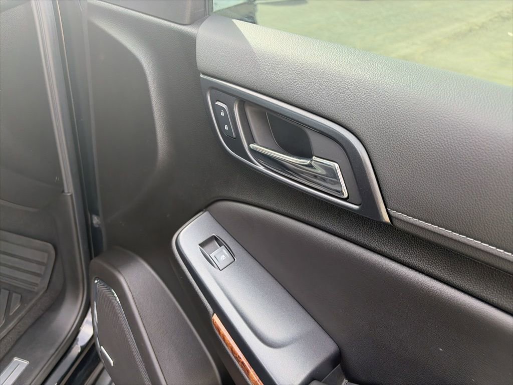 Used 2020 Chevrolet Suburban Premier image 20