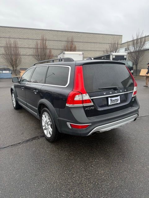 Used 2016 Volvo XC70 T5 Premier w/ Proximity Package image 9