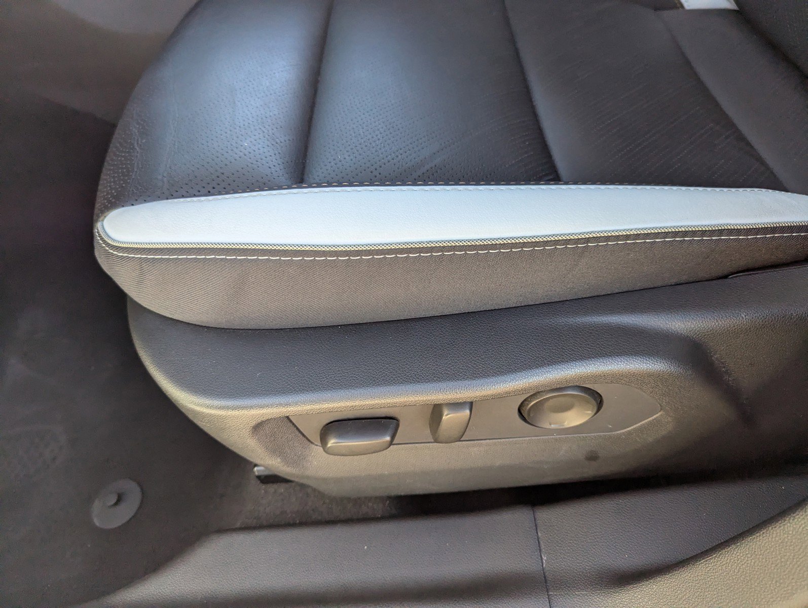 Certified 2025 Buick Envision Sport Touring image 25