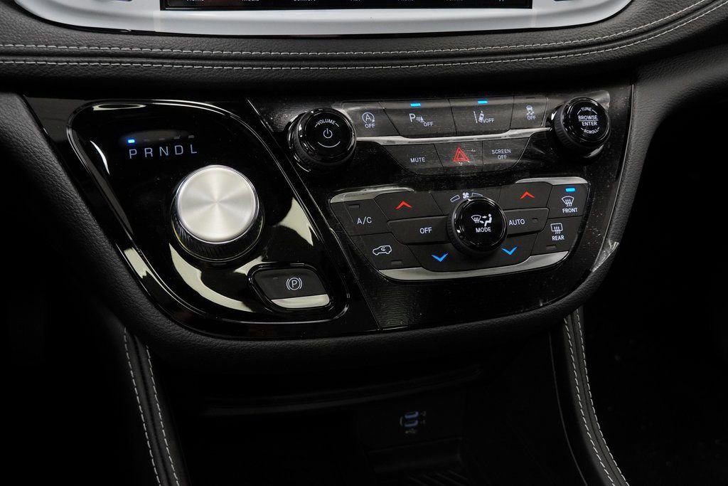 New 2026 Chrysler Pacifica Limited w/ S Appearance Package image 26