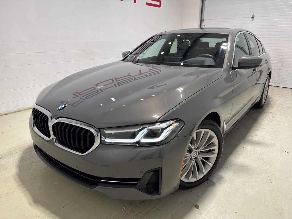 Used 2022 BMW 530i xDrive w/ Premium Package image 2