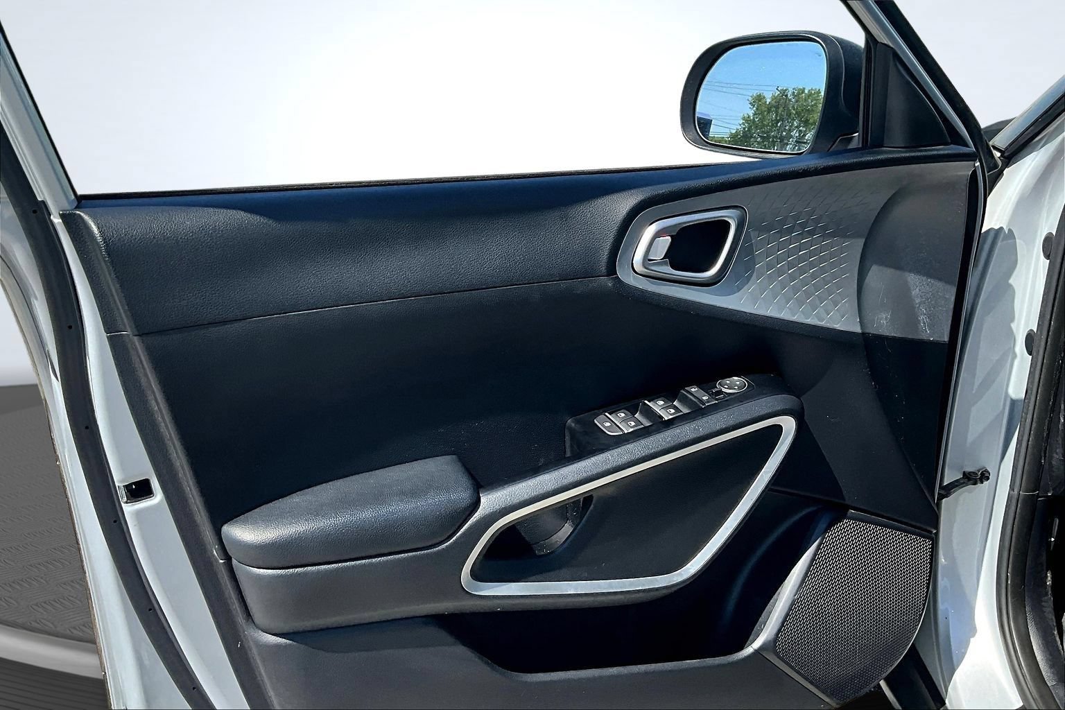 Used 2021 Kia Soul LX FWD image 19