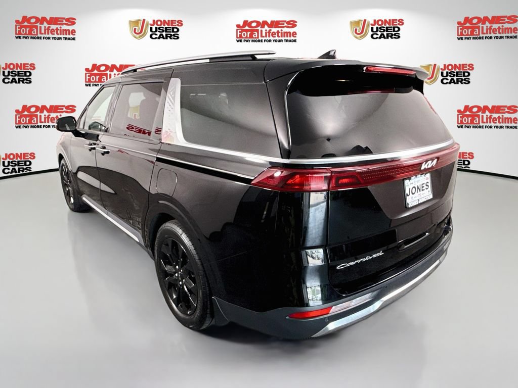 Used 2022 Kia Carnival SX FWD image 2