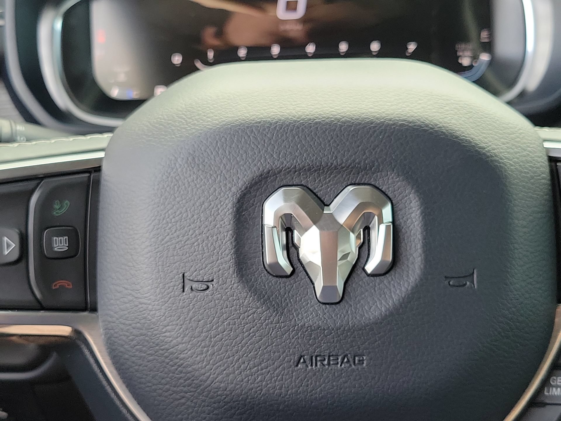 Used 2024 RAM 1500 Limited AWD/4WD image 22