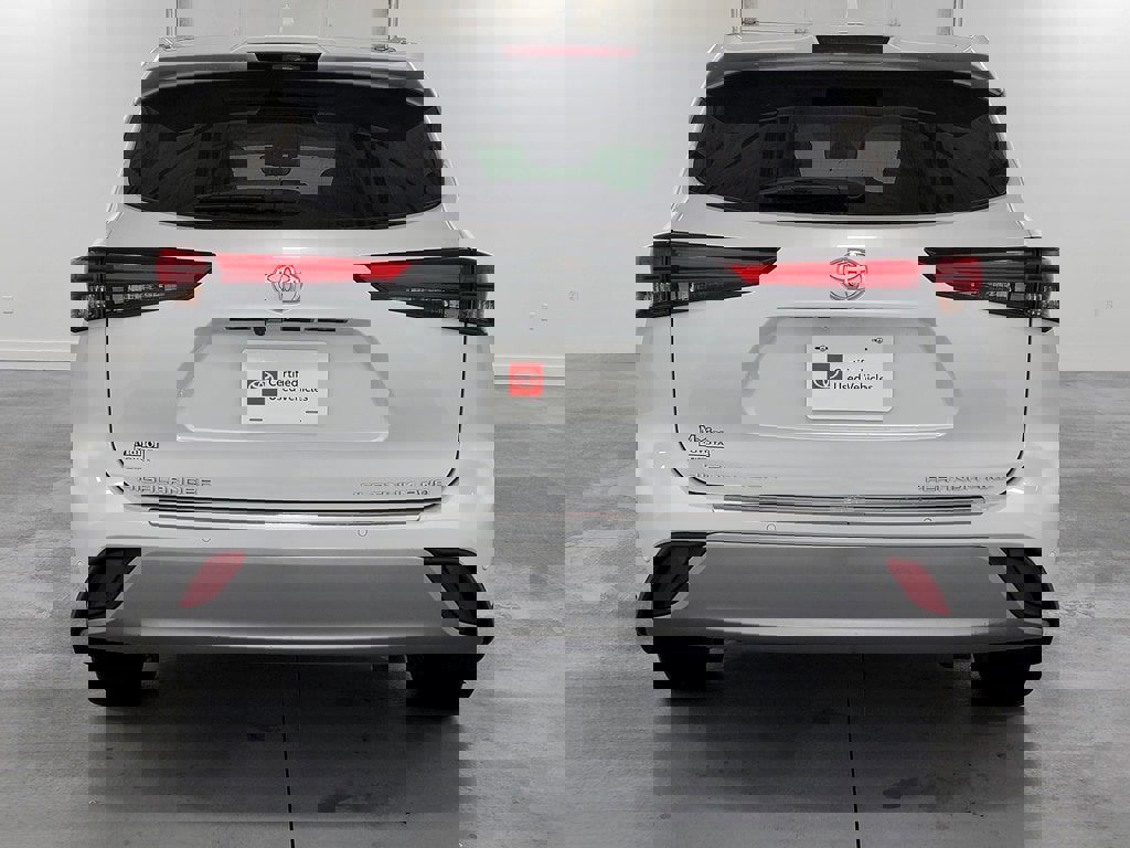 Certified 2022 Toyota Highlander Platinum image 7