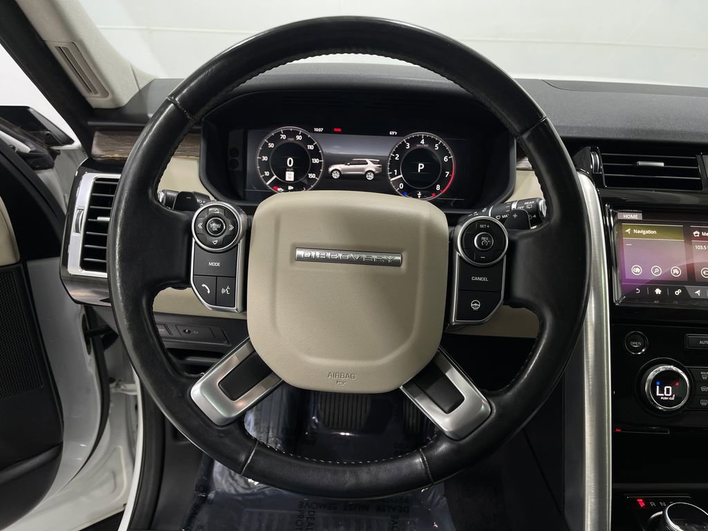 Used 2018 Land Rover Discovery HSE image 23