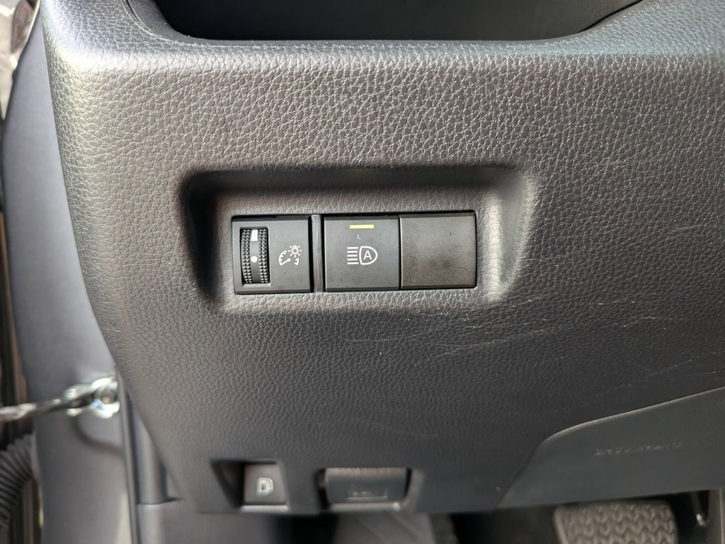 Used 2025 Toyota RAV4 LE AWD/4WD image 26