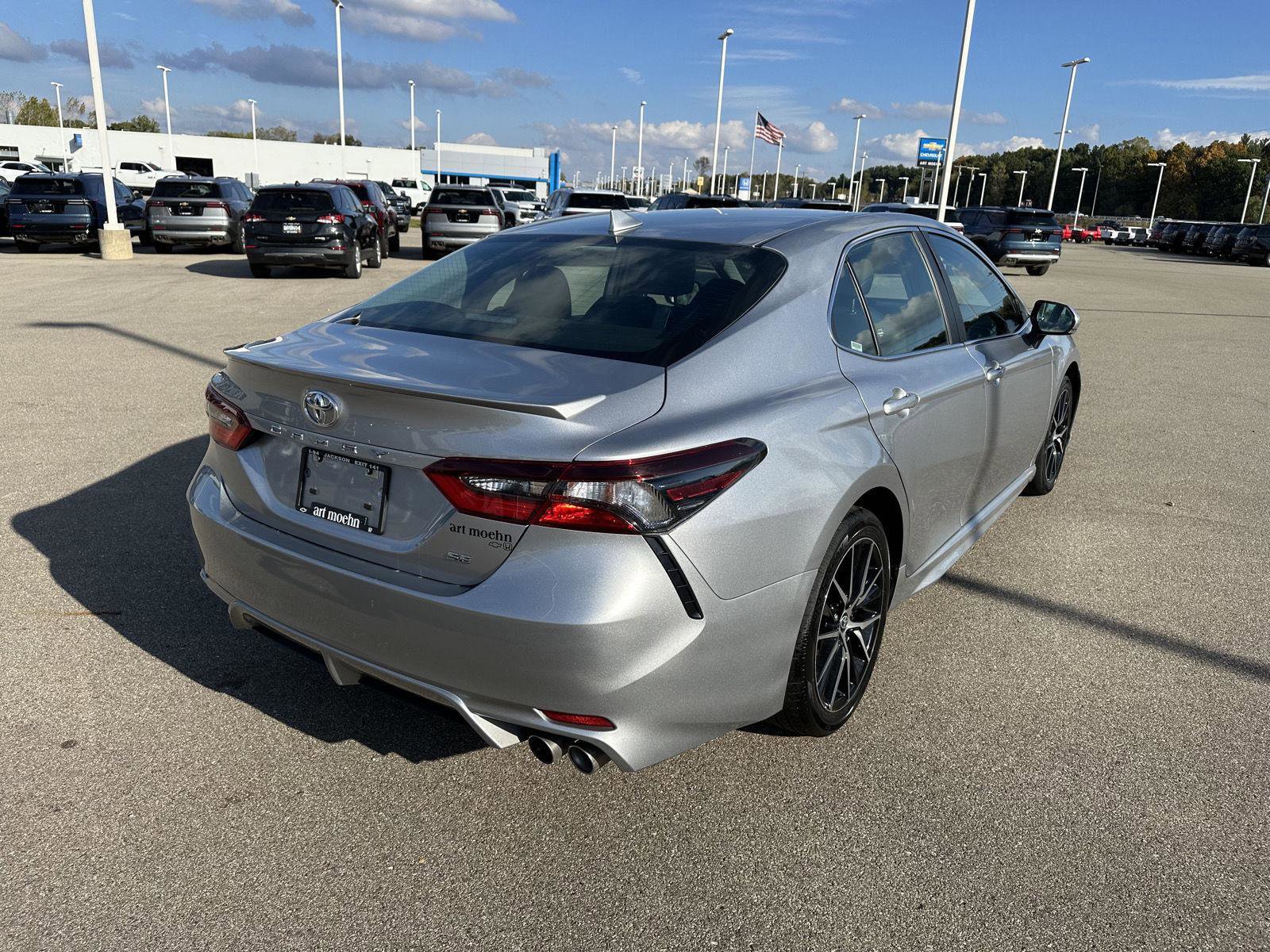 Used 2024 Toyota Camry SE image 8