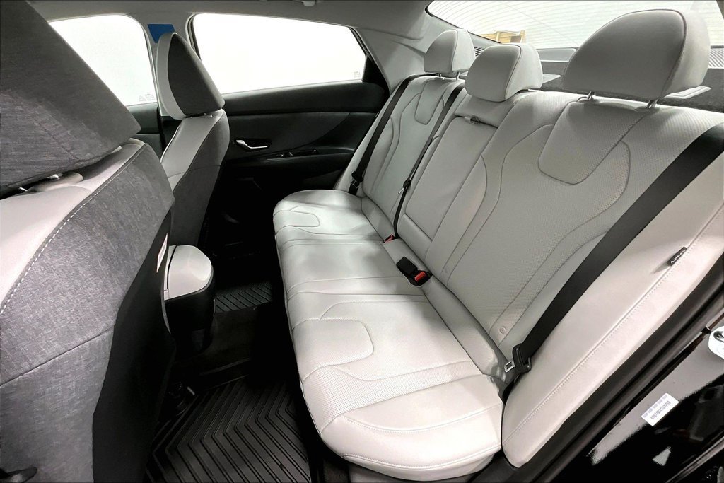 New 2026 Hyundai Elantra Limited FWD image 17