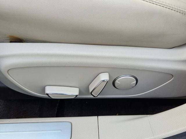 Used 2017 Lincoln MKZ Premiere image 12