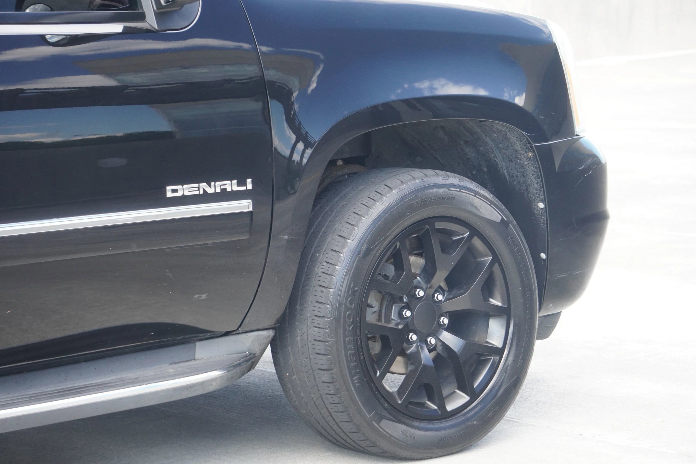 Used 2012 GMC Yukon Denali image 30