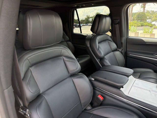 New 2026 Lincoln Navigator L Reserve w/ Jet Appearance Package AWD/4WD image 18