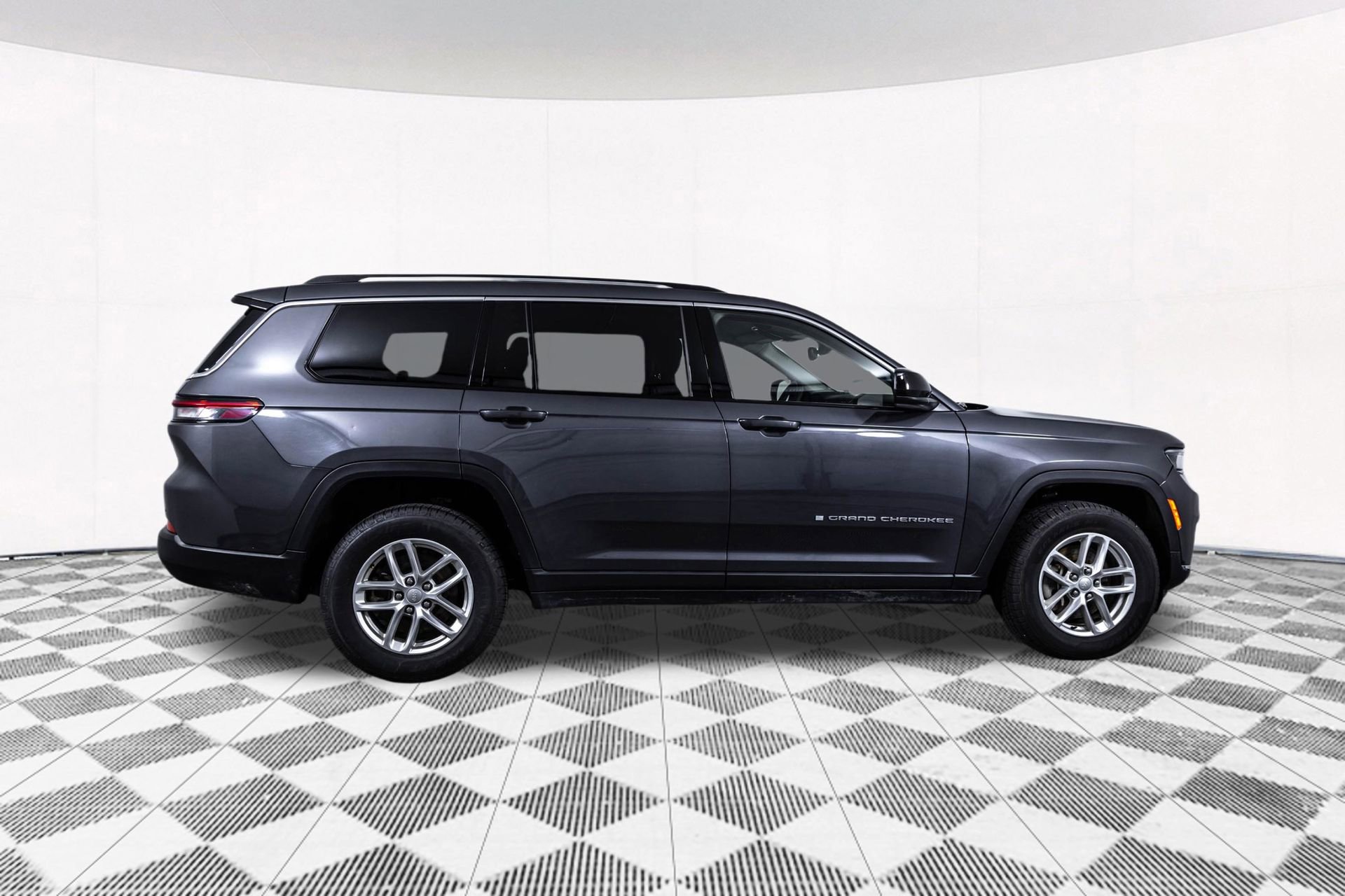 Used 2023 Jeep Grand Cherokee L Laredo AWD/4WD image 20